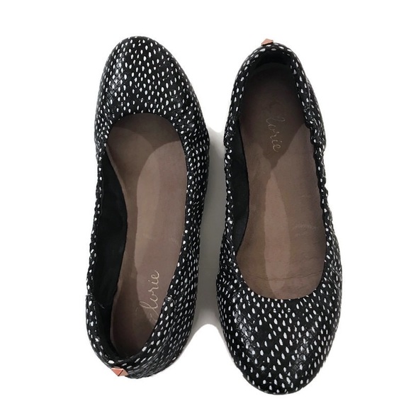 Elorie Black & White Dotted Flat. - Picture 2 of 7